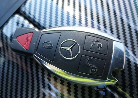 2015 Mercedes-Benz E 350 z USA, uszkodzony, nr VIN WDDHF5KB0FB091142